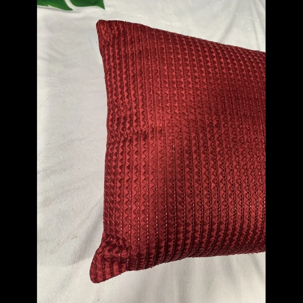 NWT Hotel Collection Red Luxe Border 16